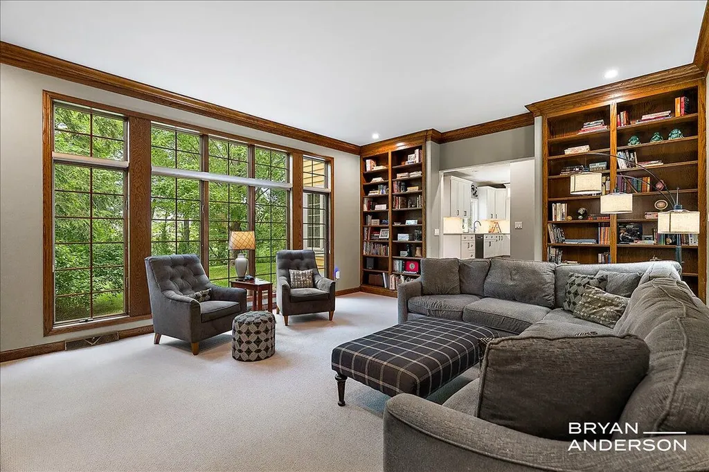1015 Bradford Hollow Lane NE Grand Rapids Charter Township MI 49525