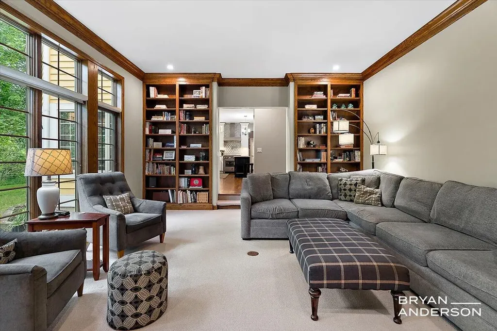 1015 Bradford Hollow Lane NE Grand Rapids Charter Township MI 49525