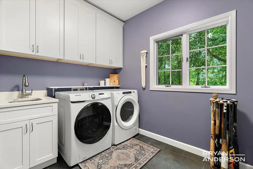 1015 Bradford Hollow Lane NE Grand Rapids Charter Township MI 49525