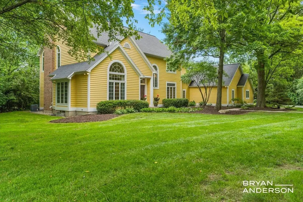 1015 Bradford Hollow Lane NE Grand Rapids Charter Township MI 49525