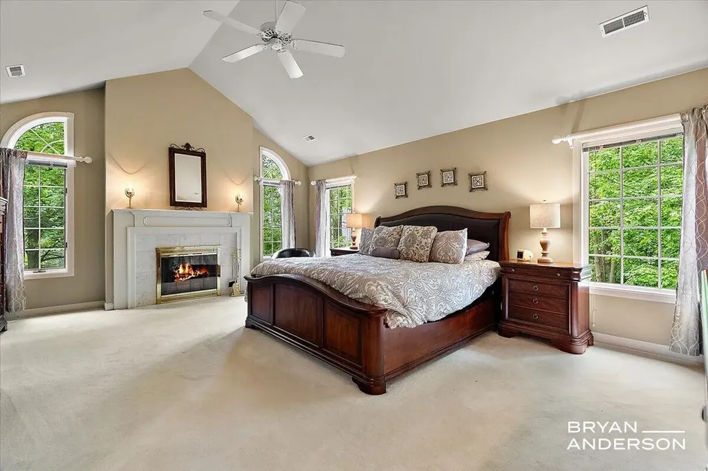 1015 Bradford Hollow Lane NE Grand Rapids Charter Township MI 49525