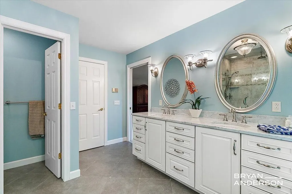 1015 Bradford Hollow Lane NE Grand Rapids Charter Township MI 49525