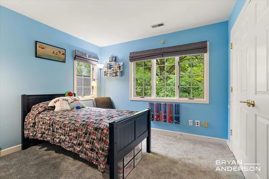 1015 Bradford Hollow Lane NE Grand Rapids Charter Township MI 49525