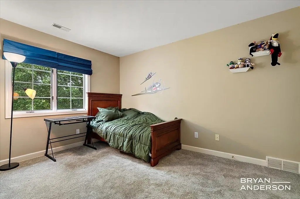 1015 Bradford Hollow Lane NE Grand Rapids Charter Township MI 49525
