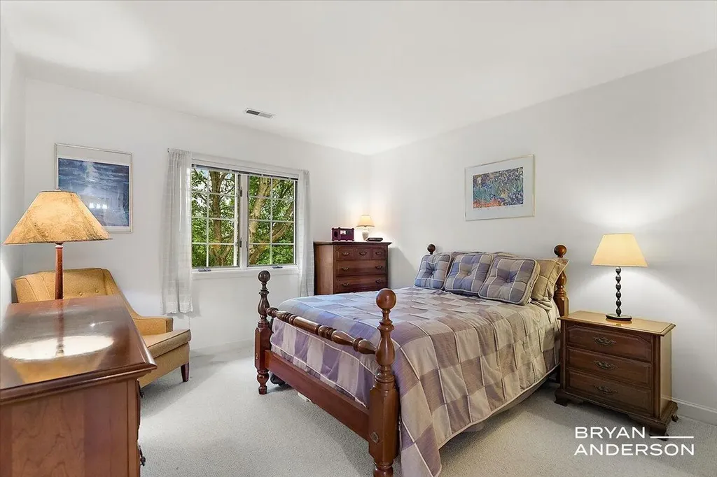 1015 Bradford Hollow Lane NE Grand Rapids Charter Township MI 49525