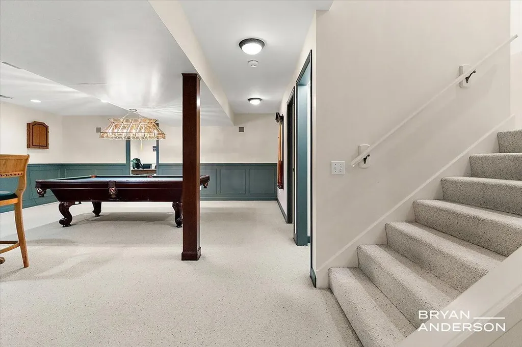 1015 Bradford Hollow Lane NE Grand Rapids Charter Township MI 49525