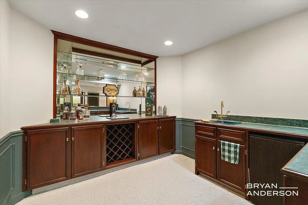 1015 Bradford Hollow Lane NE Grand Rapids Charter Township MI 49525