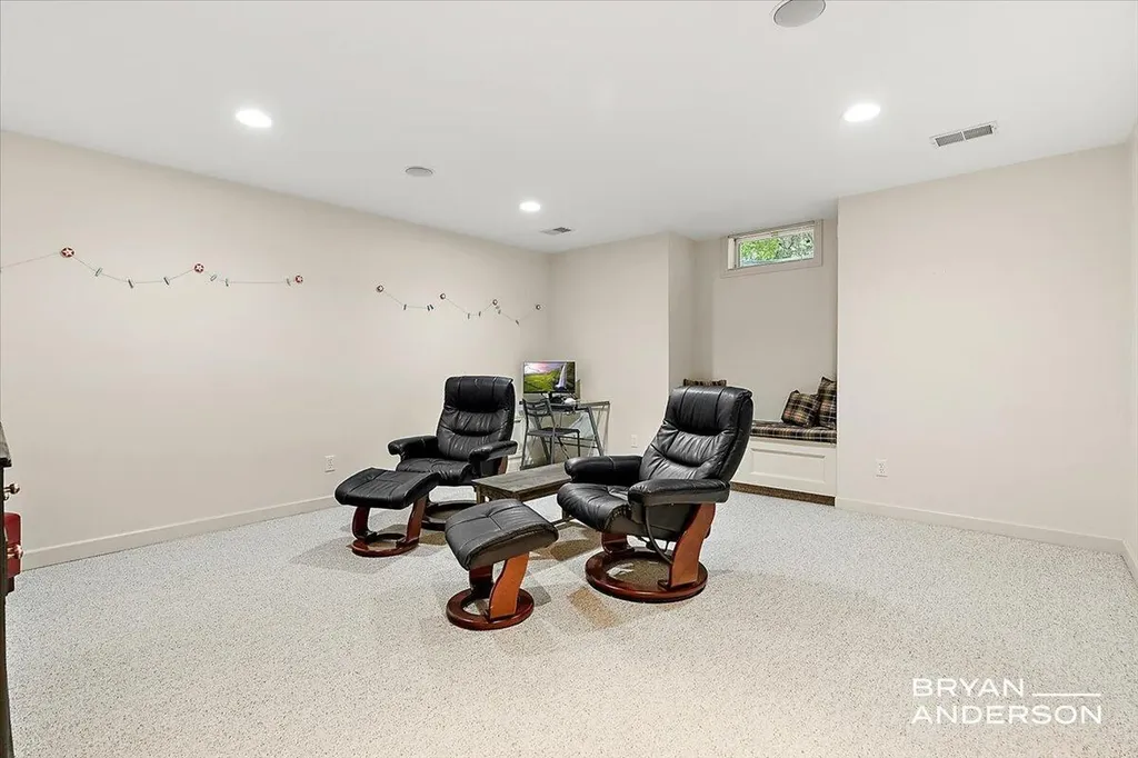 1015 Bradford Hollow Lane NE Grand Rapids Charter Township MI 49525