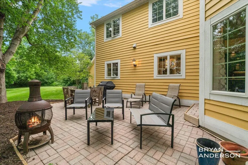 1015 Bradford Hollow Lane NE Grand Rapids Charter Township MI 49525