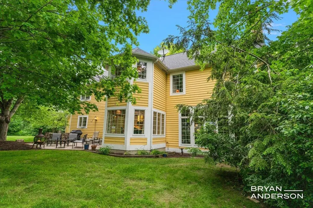 1015 Bradford Hollow Lane NE Grand Rapids Charter Township MI 49525