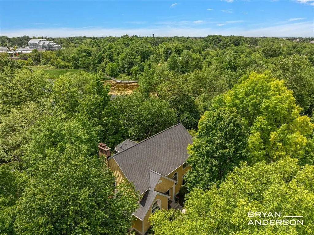 1015 Bradford Hollow Lane NE Grand Rapids Charter Township MI 49525