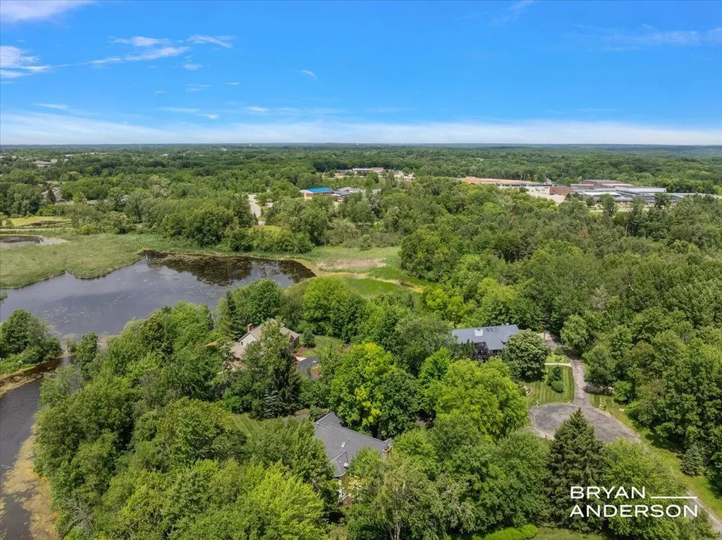 1015 Bradford Hollow Lane NE Grand Rapids Charter Township MI 49525
