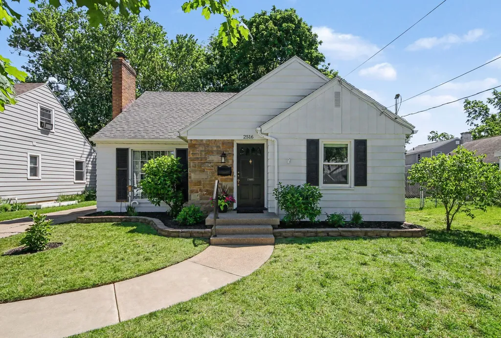 2516 Mildred Avenue SE Grand Rapids Charter Township MI 49507