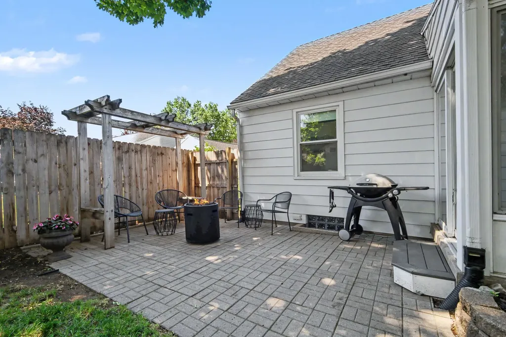 2516 Mildred Avenue SE Grand Rapids Charter Township MI 49507