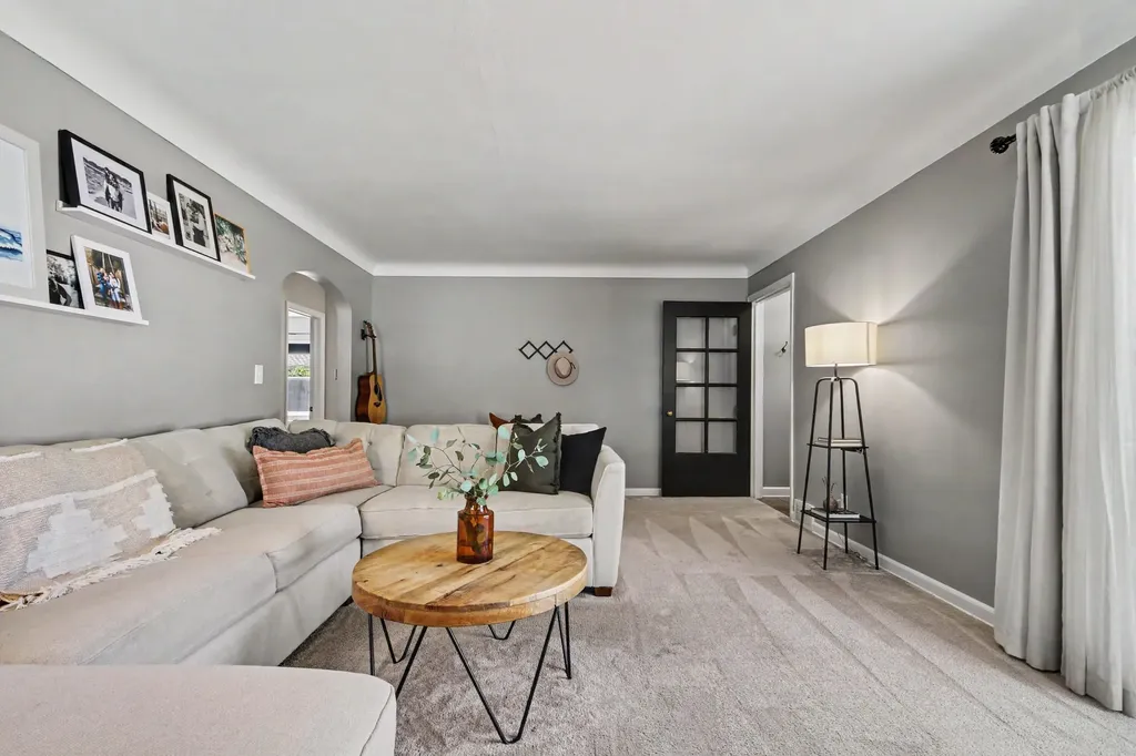 2516 Mildred Avenue SE Grand Rapids Charter Township MI 49507