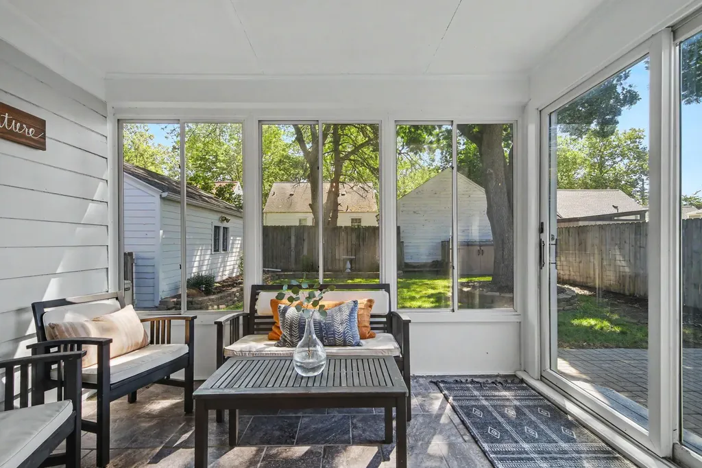 2516 Mildred Avenue SE Grand Rapids Charter Township MI 49507