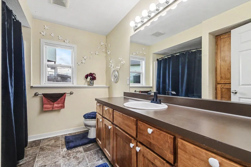 6186 Kingsbury Court Allendale Charter Township MI 49401