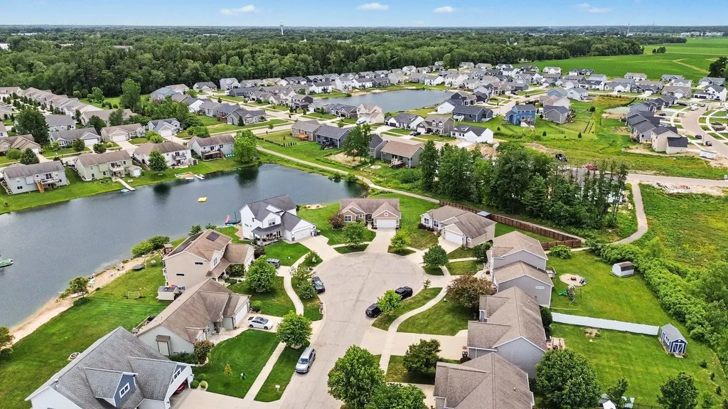 6186 Kingsbury Court Allendale Charter Township MI 49401