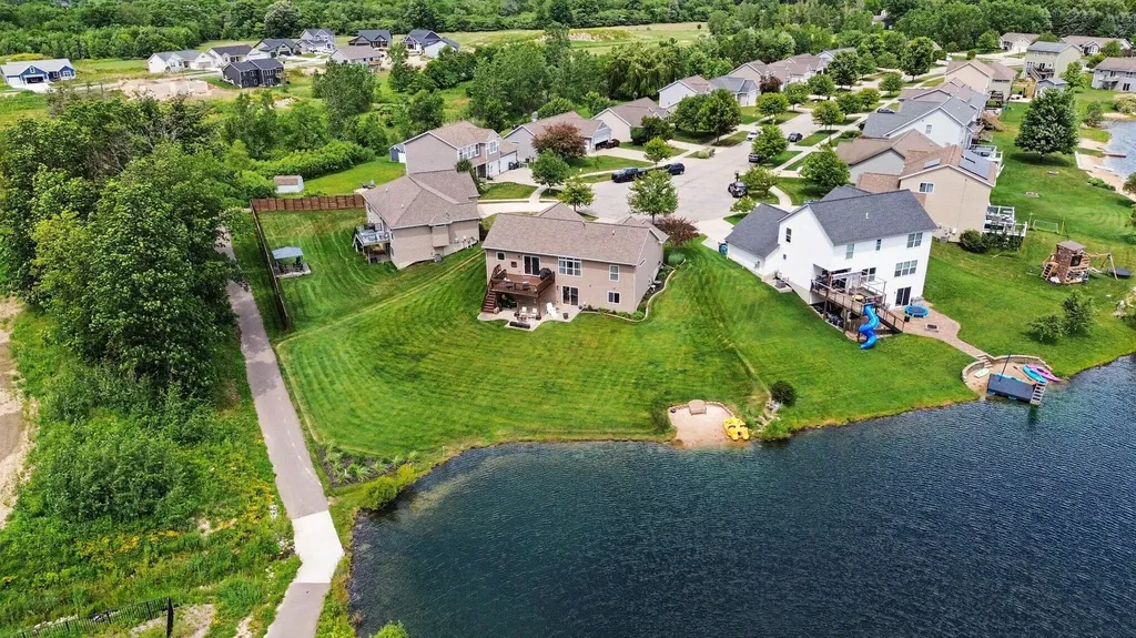 6186 Kingsbury Court Allendale Charter Township MI 49401