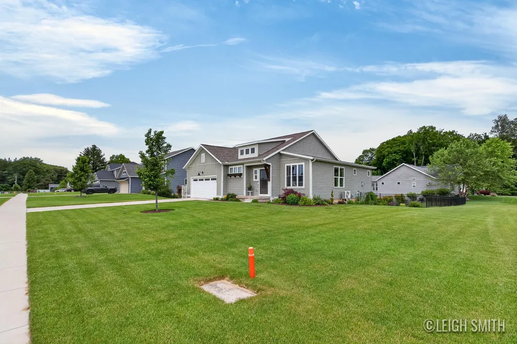 5901 Lynn Drive Allendale Charter Township MI 49401