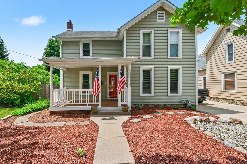 311 S Bridge Street Belding City MI 48809