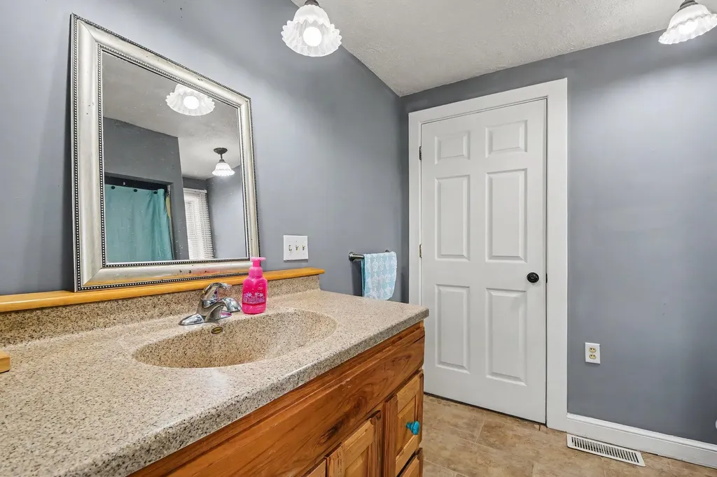 311 S Bridge Street Belding City MI 48809