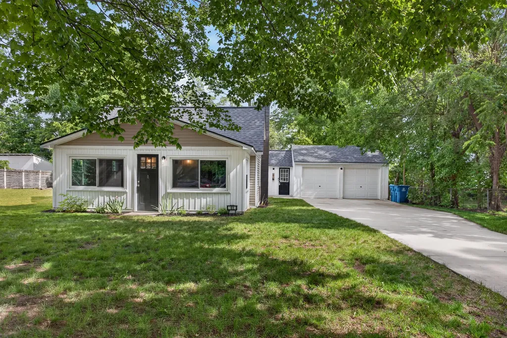 61 Jonquil Street SW Byron Township MI 49548