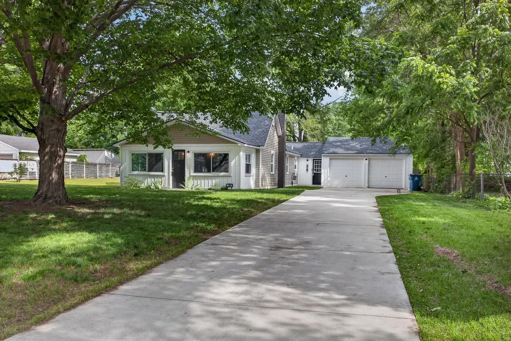 61 Jonquil Street SW Byron Township MI 49548
