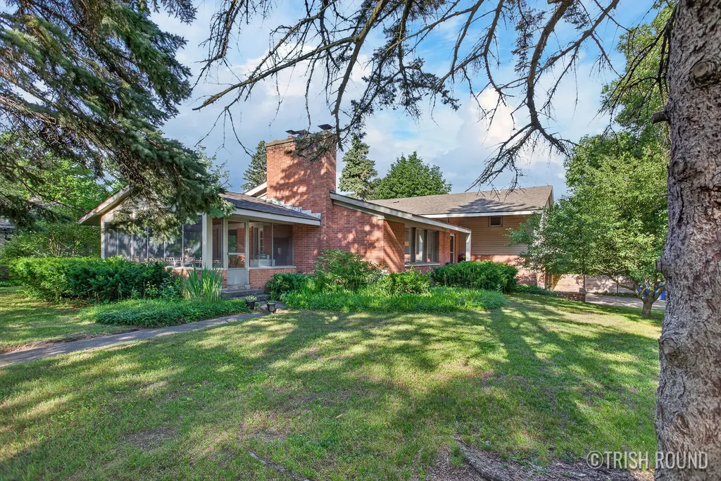 518 Russwood Street NE Grand Rapids City MI 49505