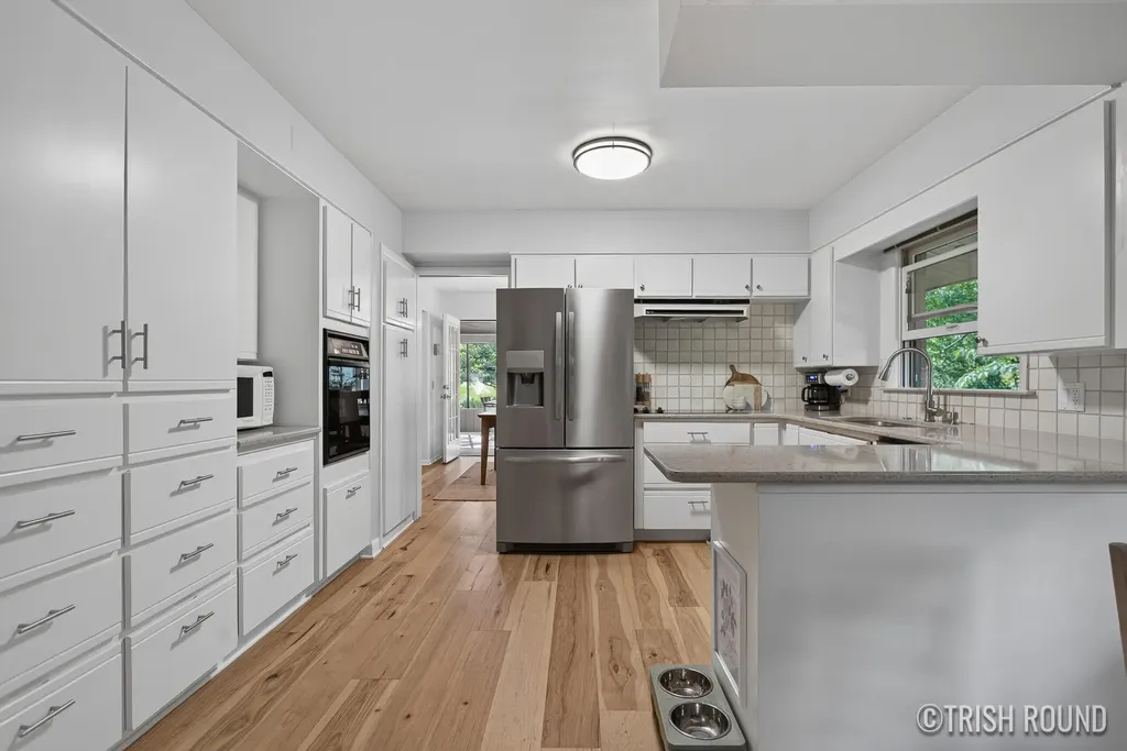 518 Russwood Street NE Grand Rapids City MI 49505