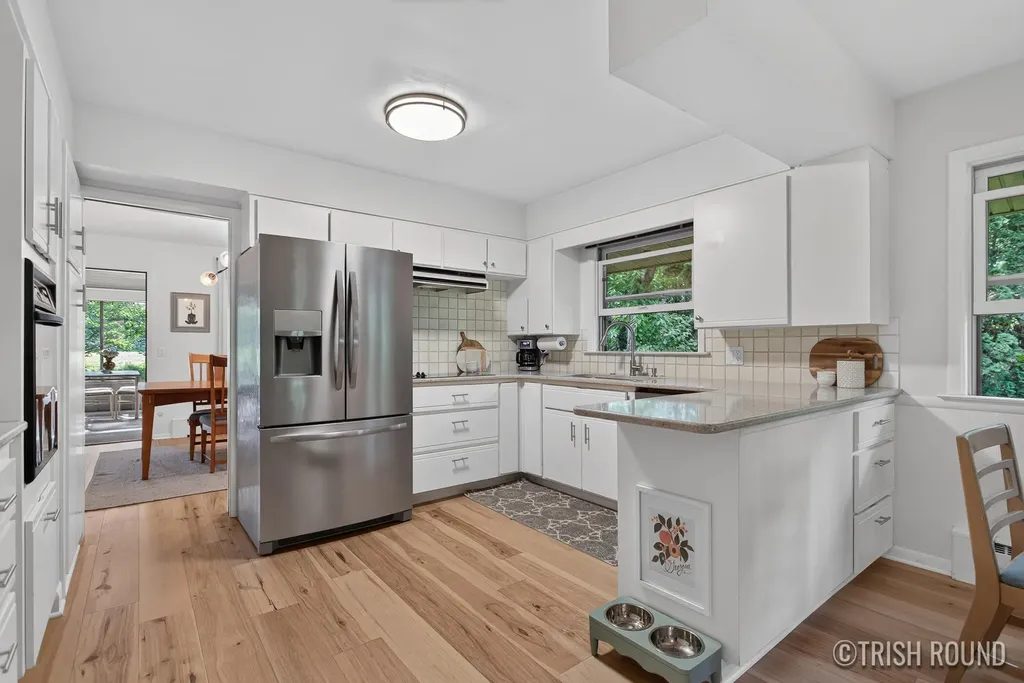 518 Russwood Street NE Grand Rapids City MI 49505