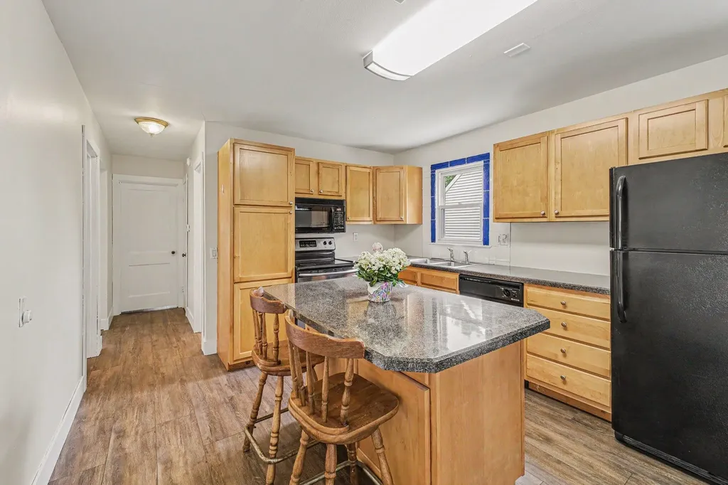 1258 Spring Avenue NE Grand Rapids City MI 49505