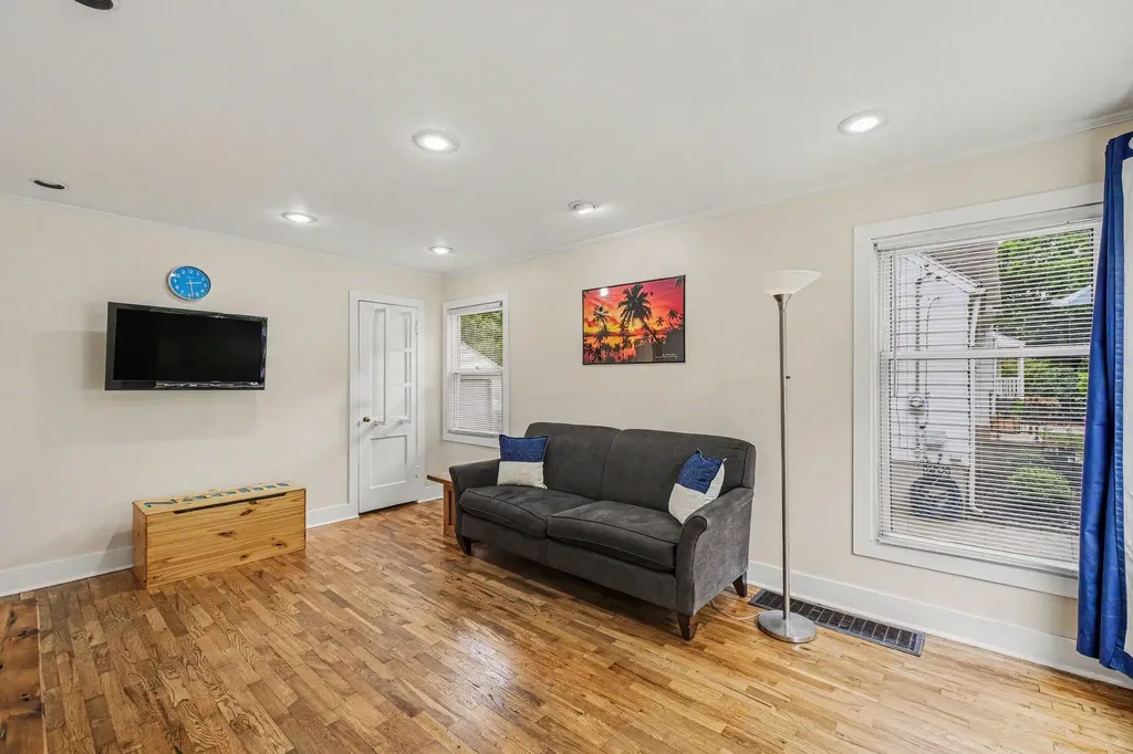 1258 Spring Avenue NE Grand Rapids City MI 49505
