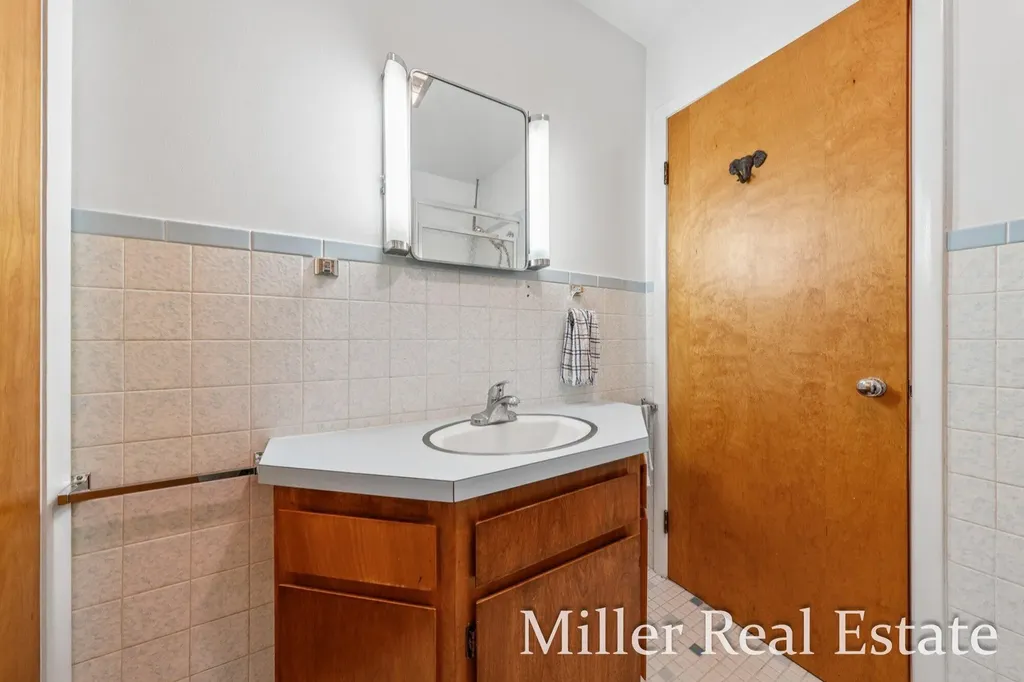 1140 David Drive Hastings City MI 49058