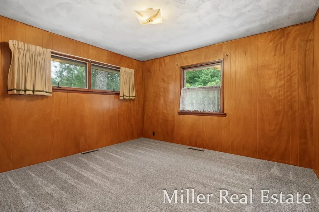 1140 David Drive Hastings City MI 49058