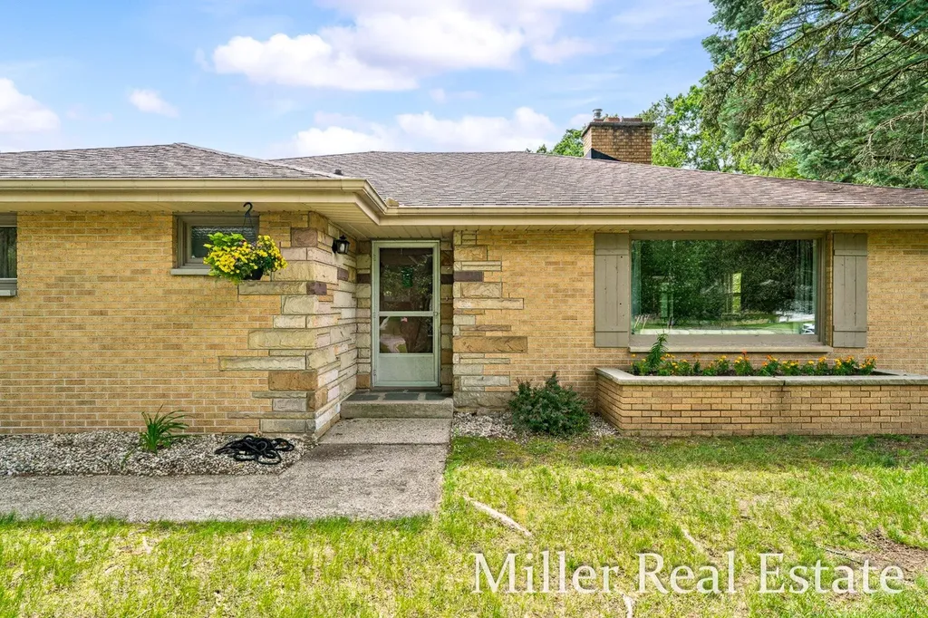 1140 David Drive Hastings City MI 49058