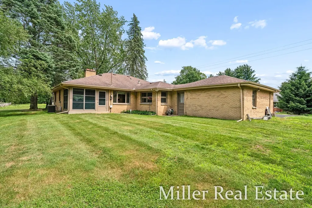1140 David Drive Hastings City MI 49058