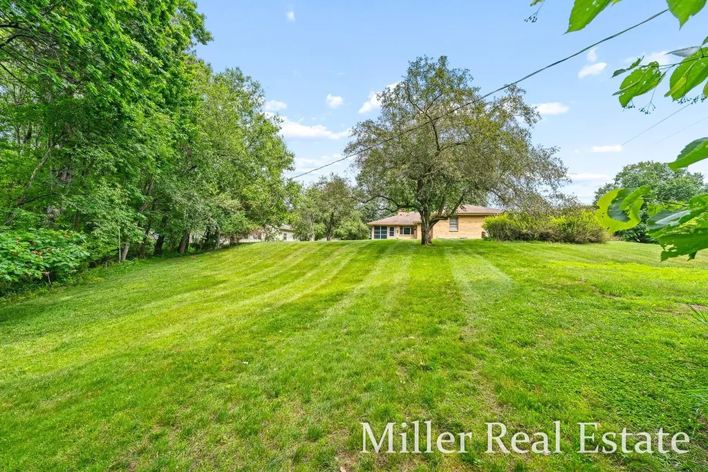 1140 David Drive Hastings City MI 49058