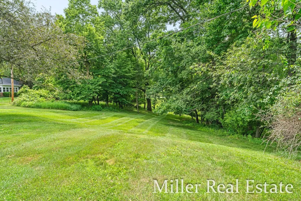1140 David Drive Hastings City MI 49058