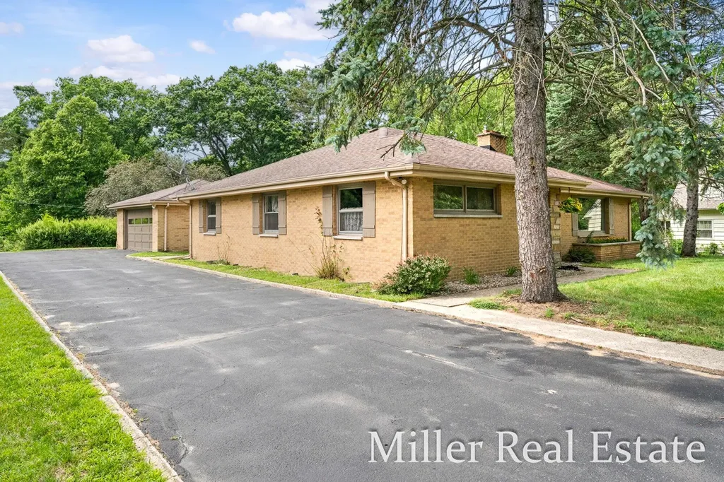 1140 David Drive Hastings City MI 49058