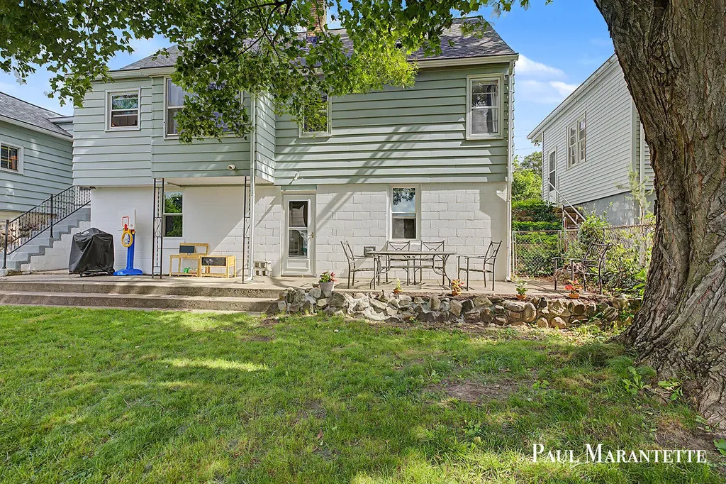 1028 Dorroll Street NE Grand Rapids City MI 49505