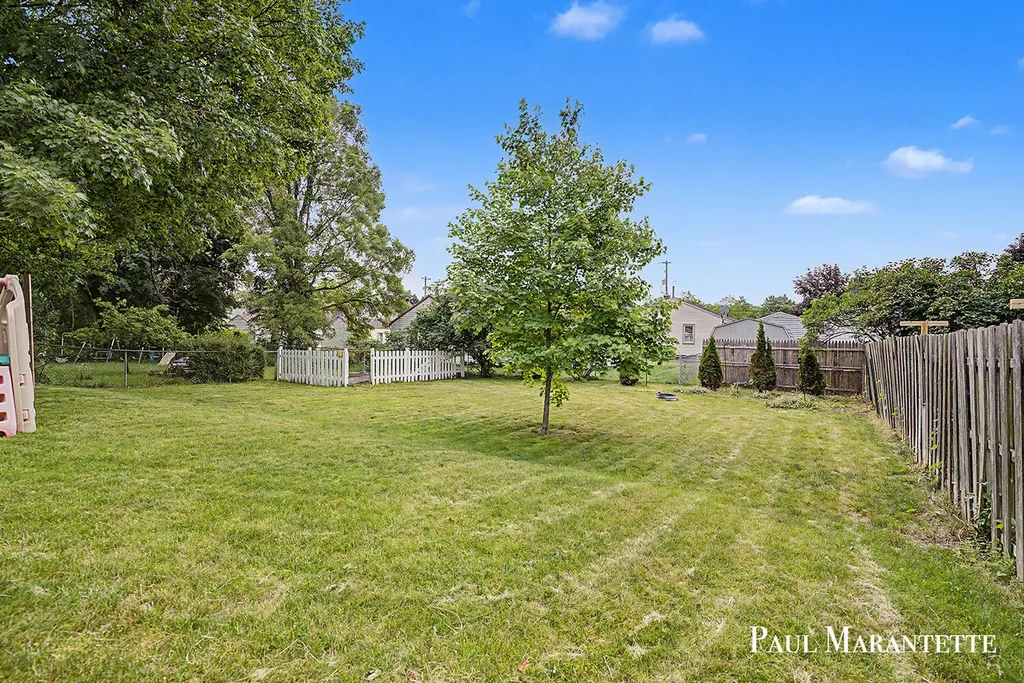 1028 Dorroll Street NE Grand Rapids City MI 49505