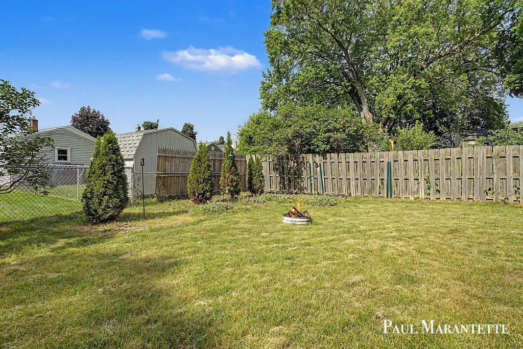 1028 Dorroll Street NE Grand Rapids City MI 49505