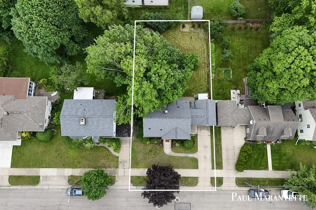 1028 Dorroll Street NE Grand Rapids City MI 49505