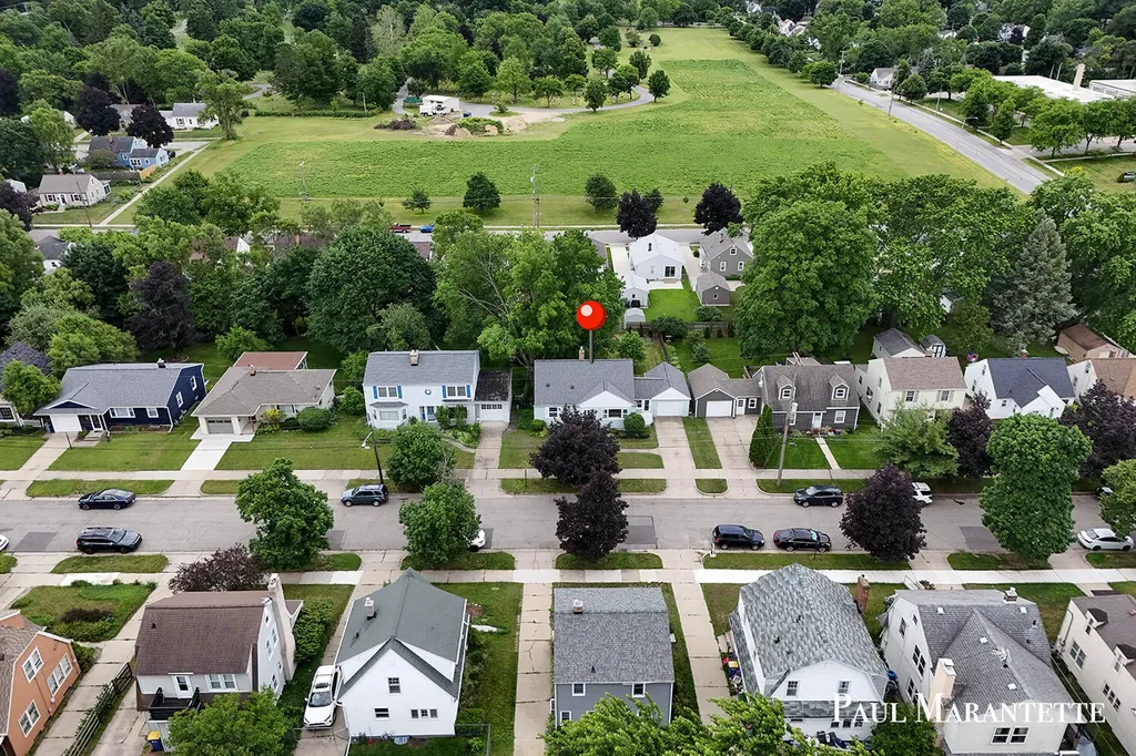 1028 Dorroll Street NE Grand Rapids City MI 49505