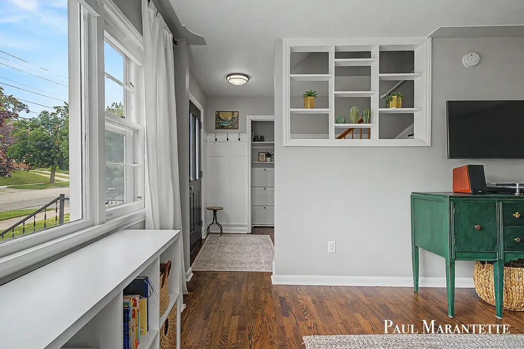 1028 Dorroll Street NE Grand Rapids City MI 49505