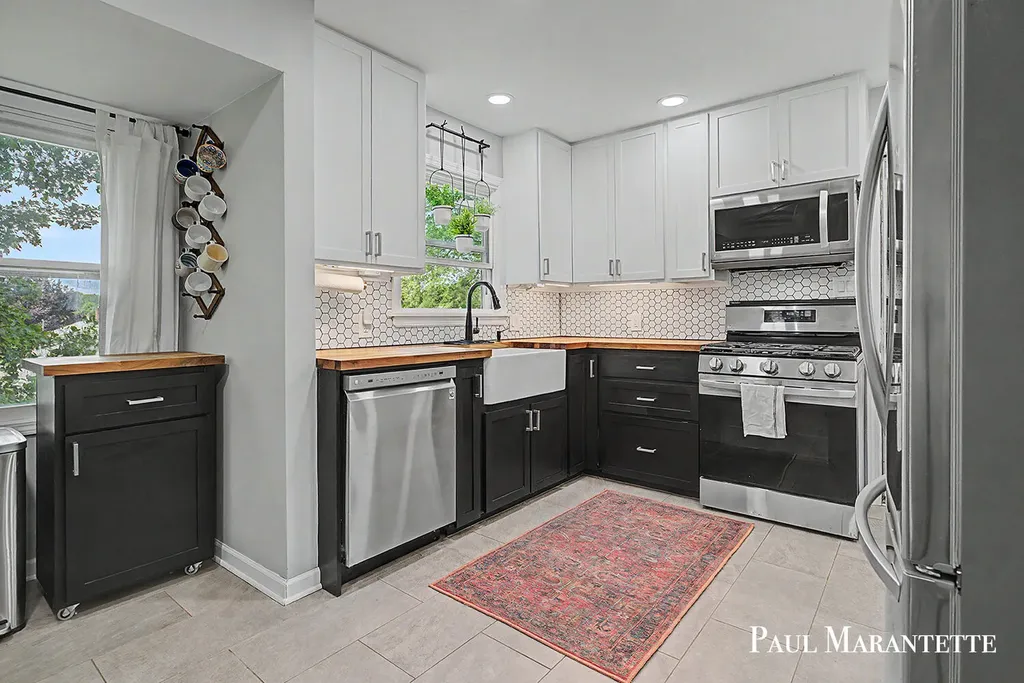 1028 Dorroll Street NE Grand Rapids City MI 49505