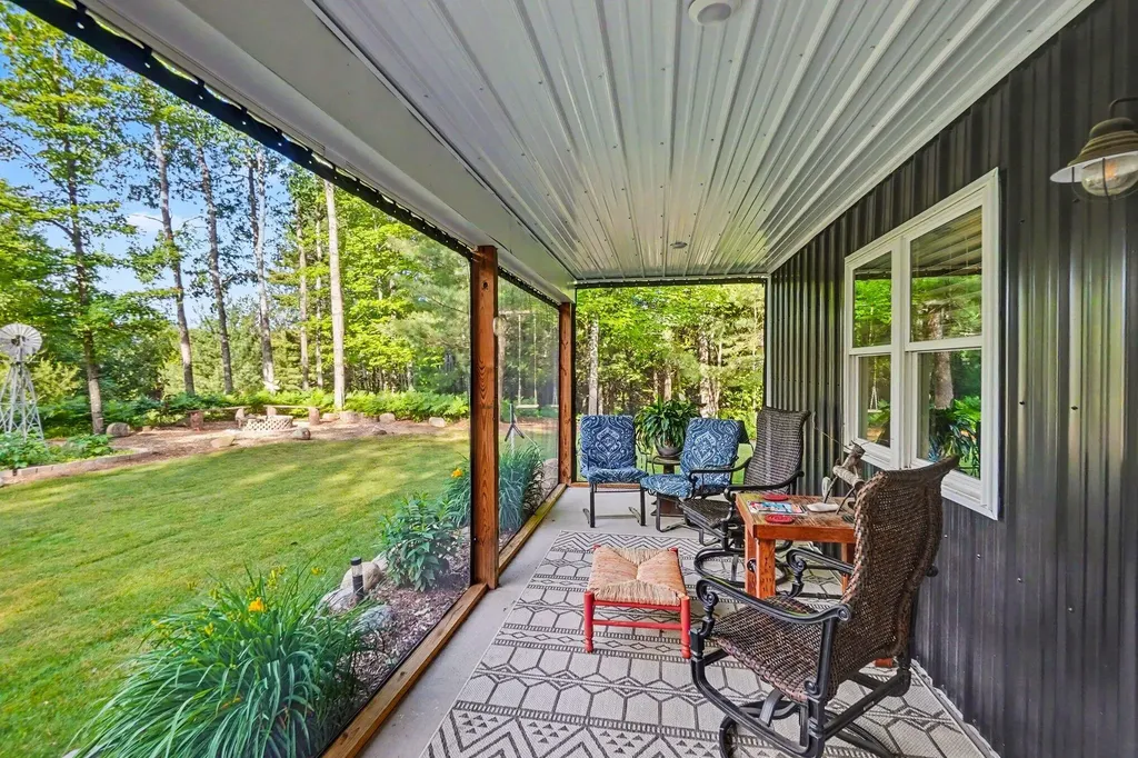 22032 Pine Valley Drive Burdell Township MI 49688