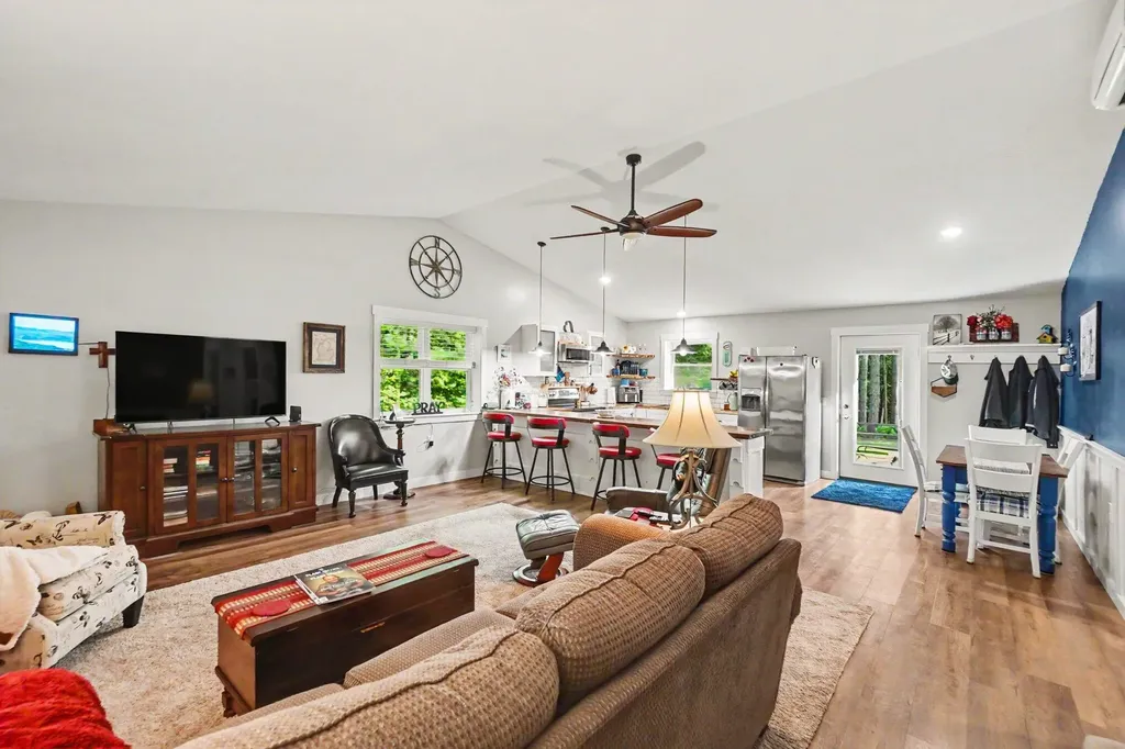 22032 Pine Valley Drive Burdell Township MI 49688