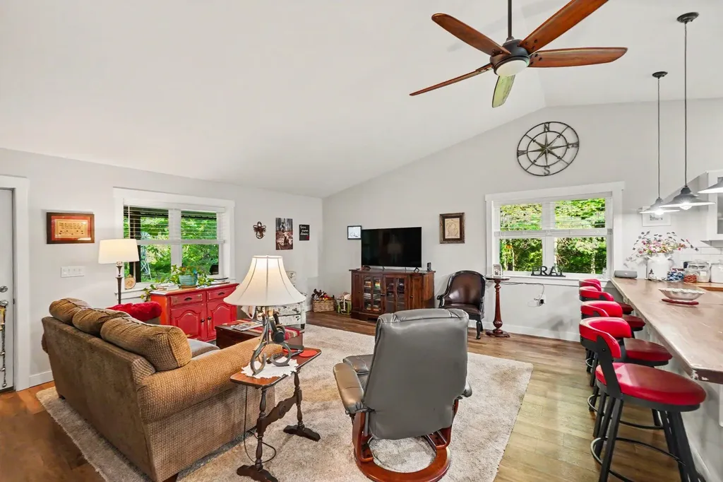 22032 Pine Valley Drive Burdell Township MI 49688